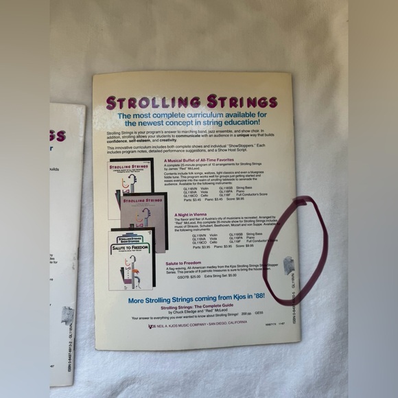 Strolling Strings violin music books - Picture 11 of 11